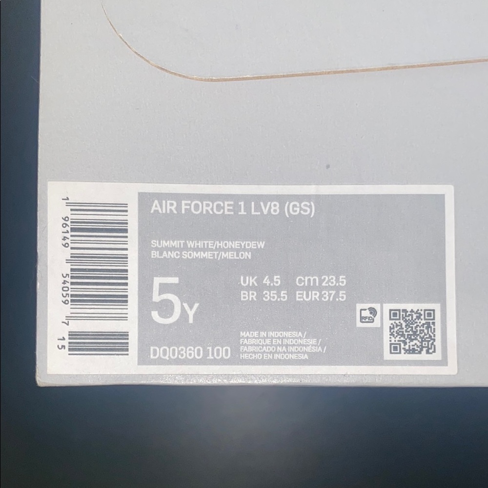 NIB Nike Air Force 1 White, Light Green and Yellow Youth Size 5 - Picture 12 of 12